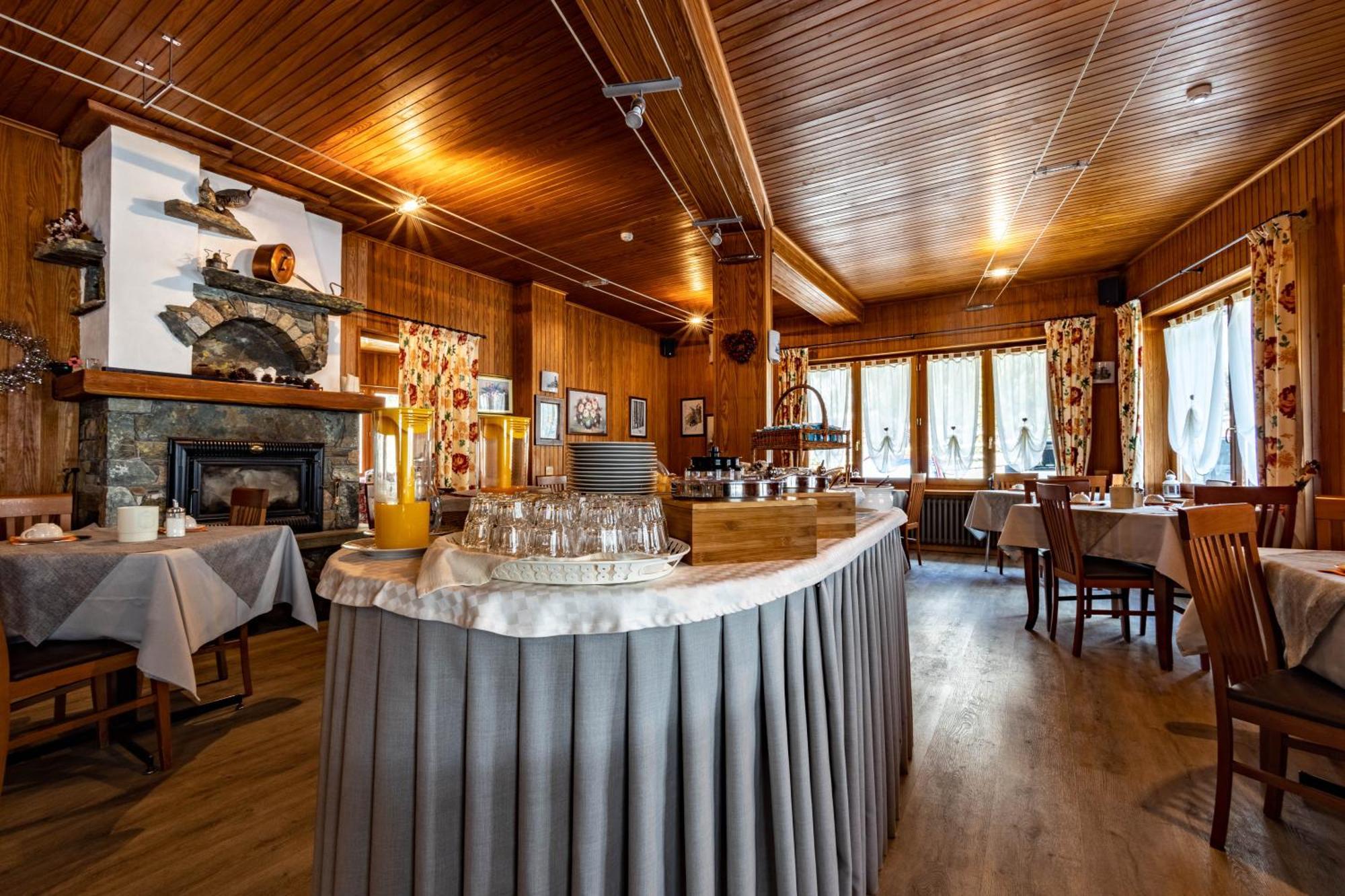 Hotel Le Campagnol Champoluc Exterior foto
