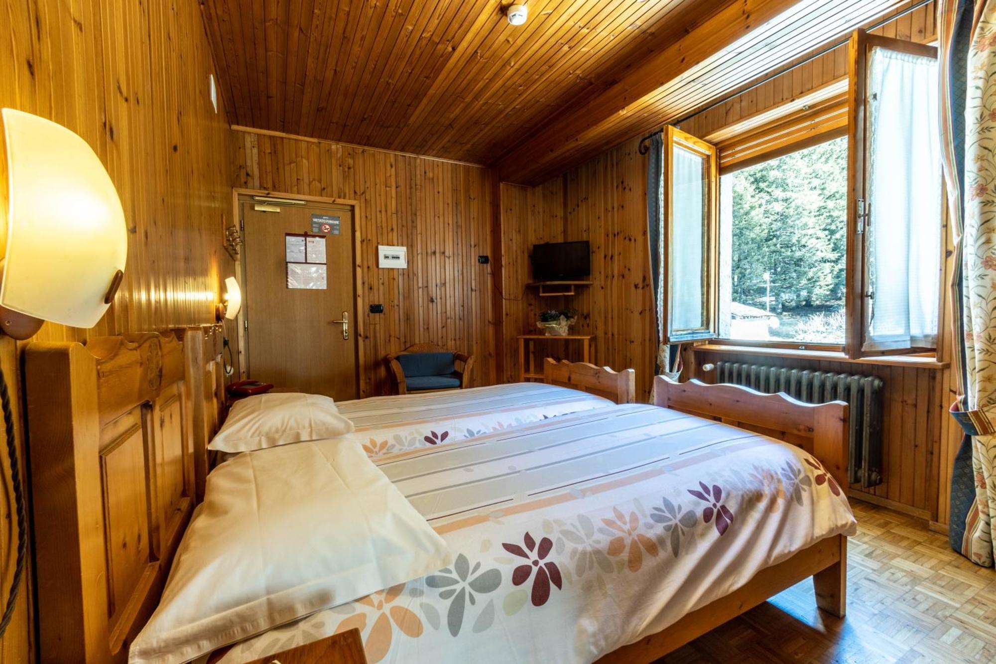 Hotel Le Campagnol Champoluc Exterior foto